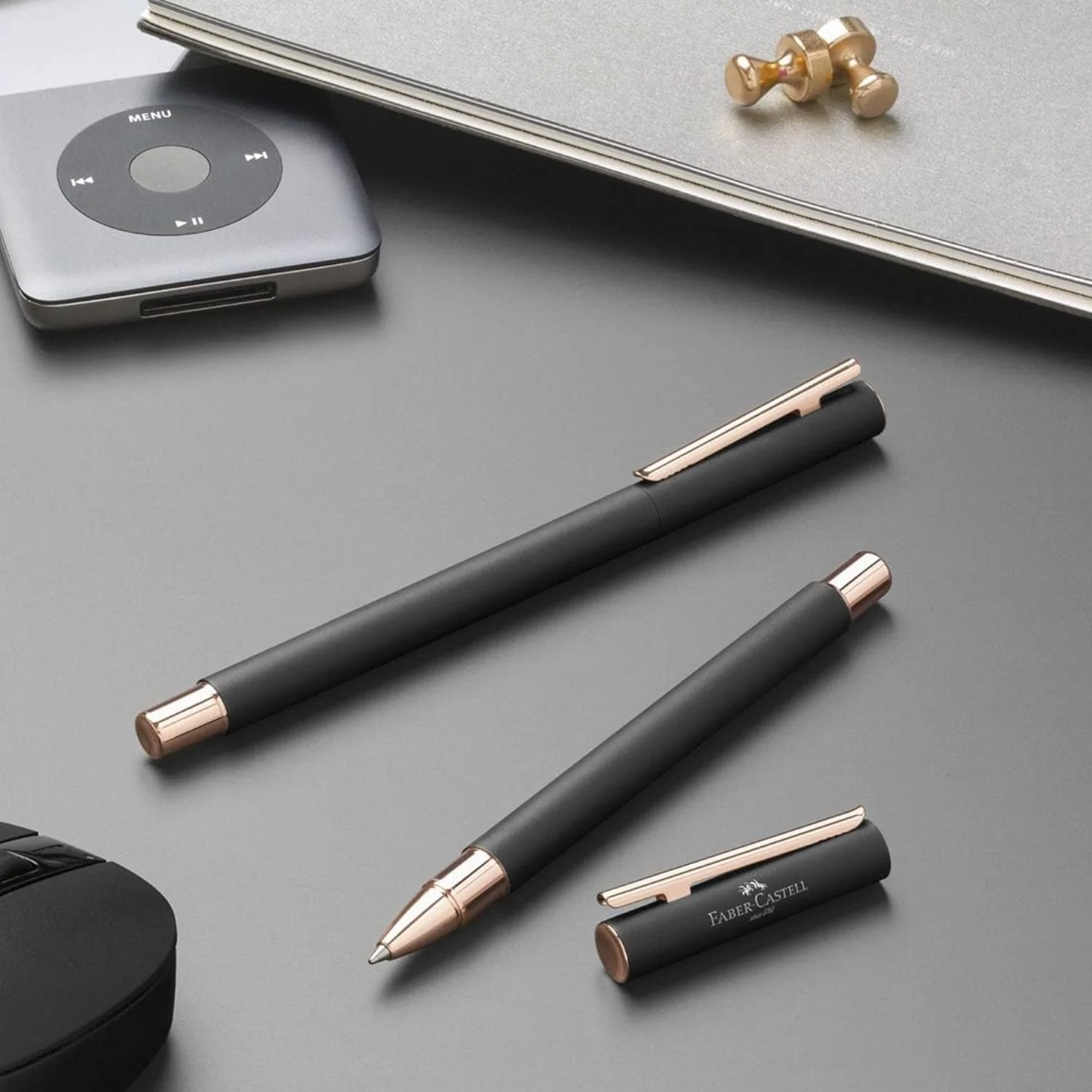 Faber Castell Neo Slim - Pluma Punta M Matte Black Rose Gold - Image 2