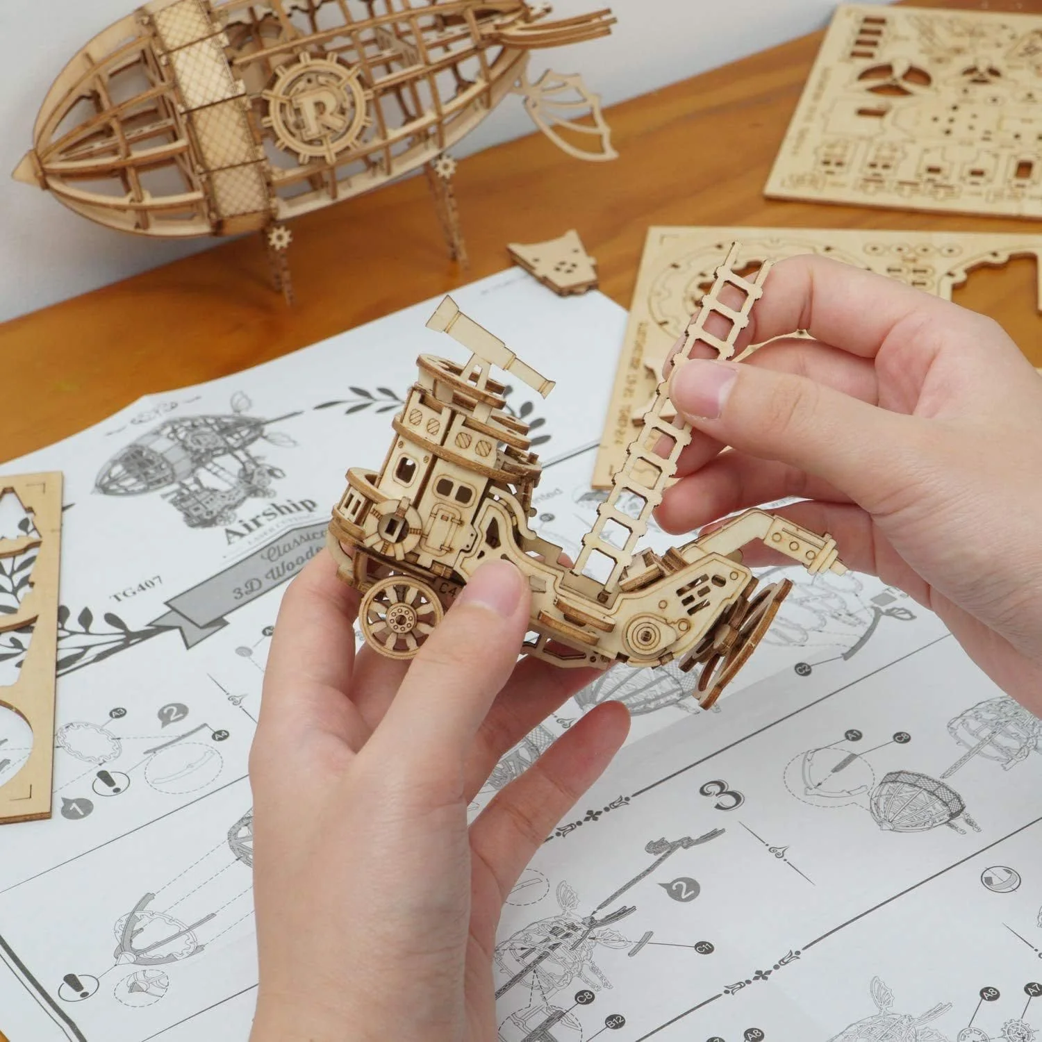 Rolife Classical - Puzzle 3D Dirigible Airship - Image 7