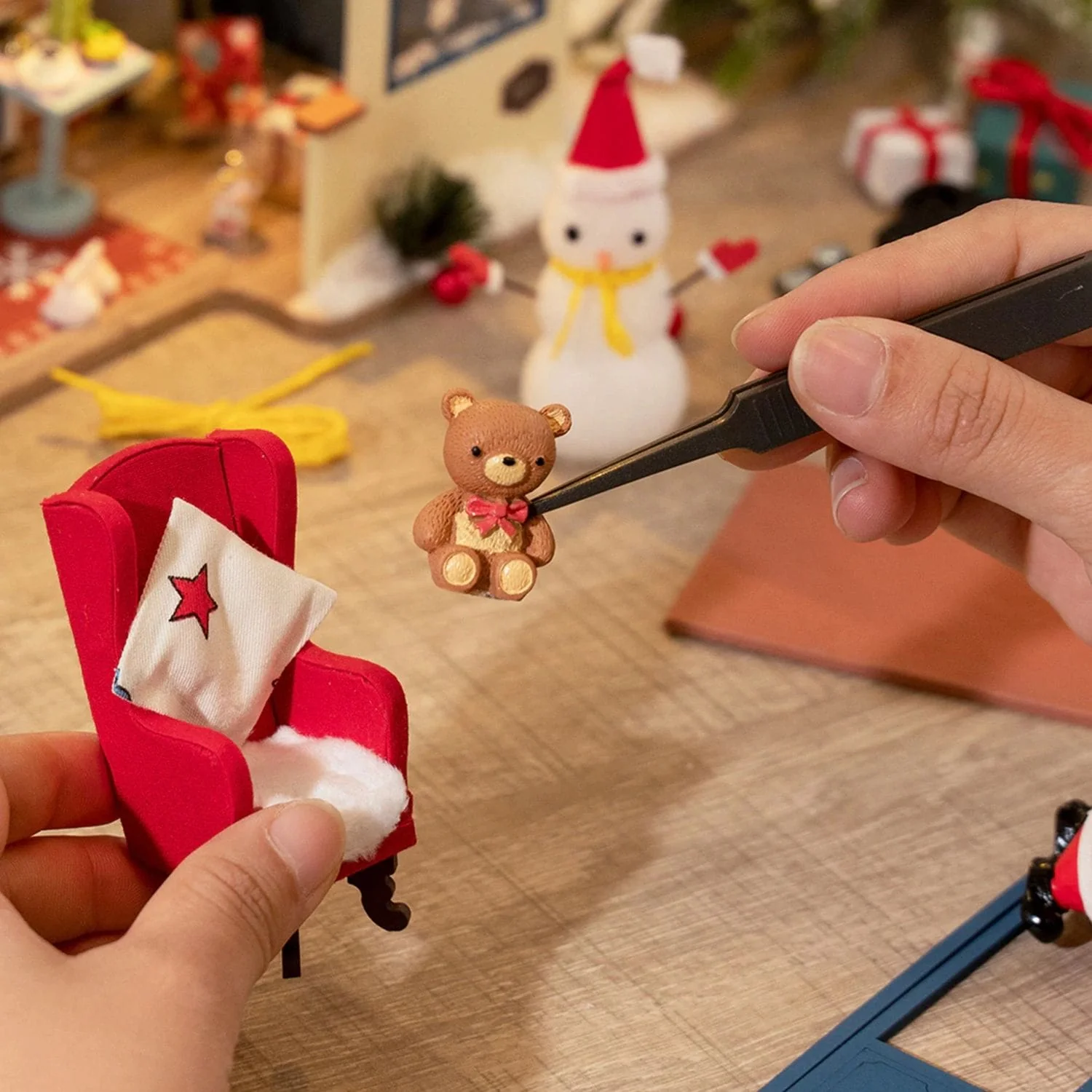 Rolife DIY Mini House - Casas Miniatura Christmas Snow House - Image 5