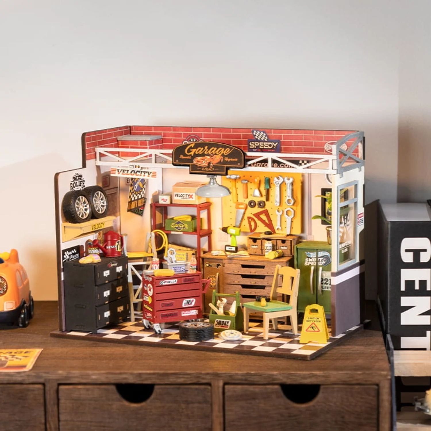 Rolife DIY Mini House - Casas Miniatura Garage Workshop - Image 2