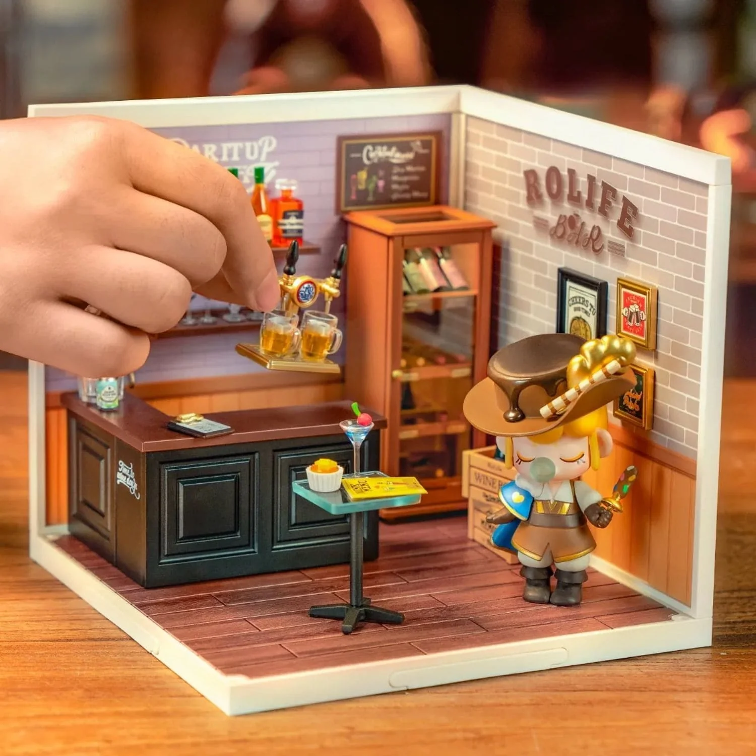 Rolife Super Creator - Casas Miniatura Leisurely Cheers Bar - Image 4